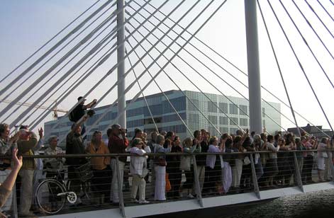 Universitetsbron under America's Cup-btarnas invigning