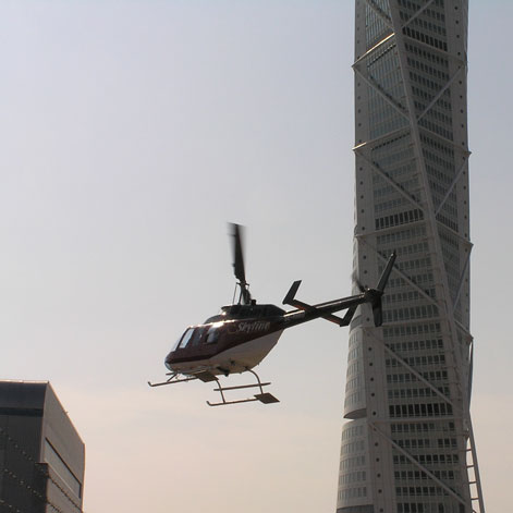 Helikopter landar nra Turning Torso